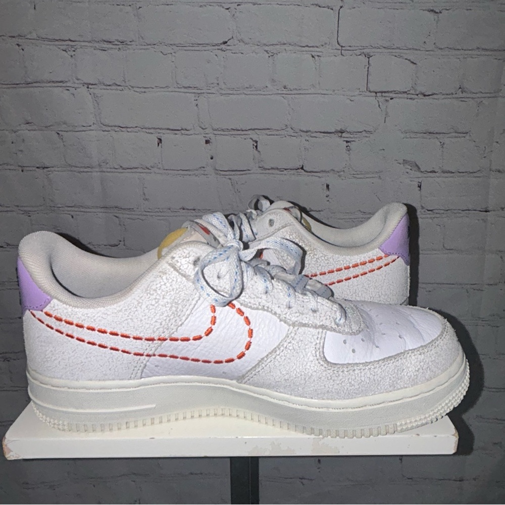 NIKE AIR FORCE 1 LOW 07 SE Stitched Sneakers Women’s Size 7 - Picture 2 of 10